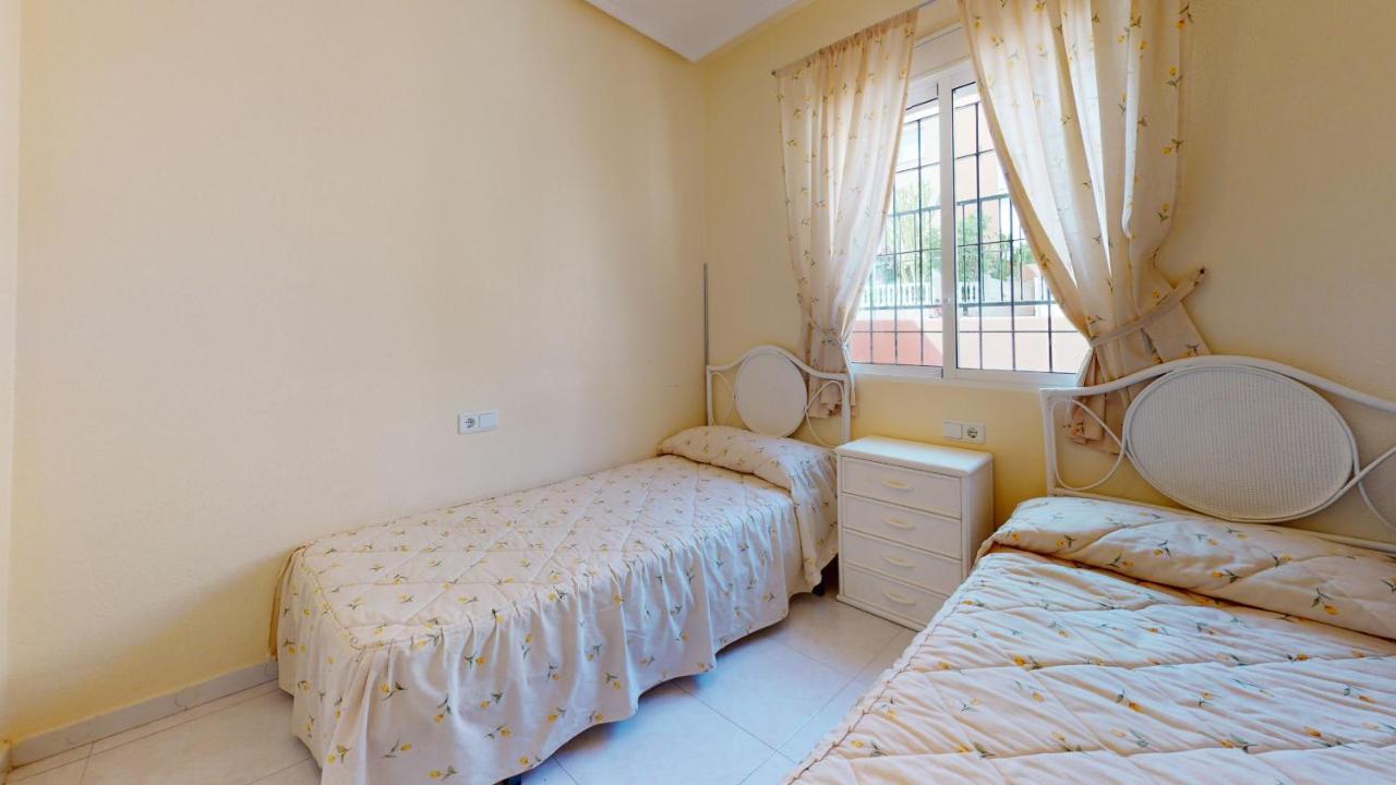 Cozy & Bright Bungalow Torrevieja Bagian luar foto
